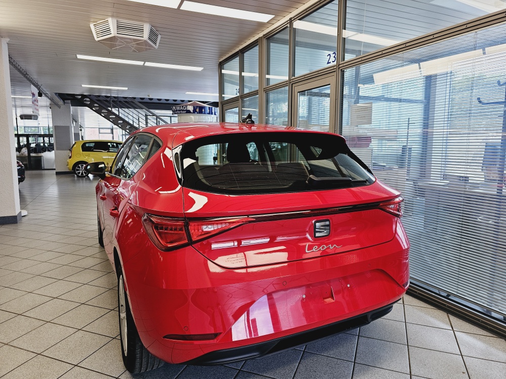 Seat Leon  bei Hoffmann Automobile in Wolfsburg kaufen und sofort mitnehmen - Bild 3