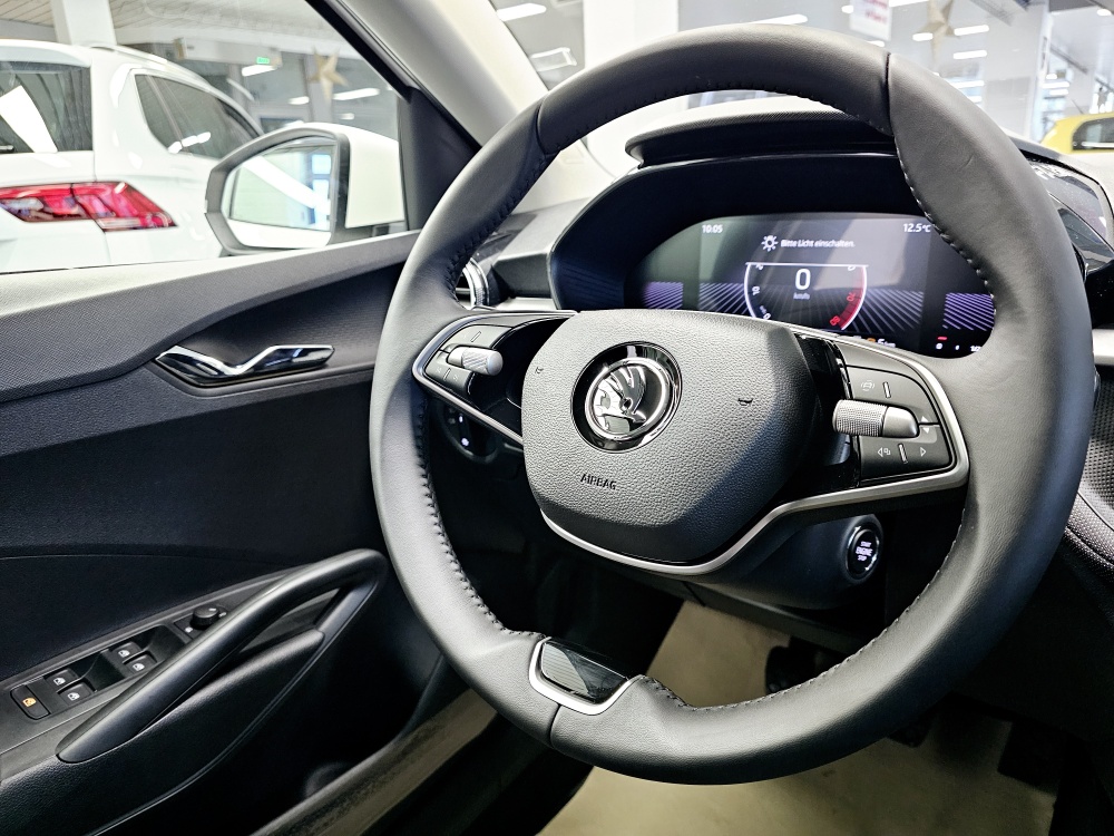 Skoda Fabia  bei Hoffmann Automobile in Wolfsburg kaufen und sofort mitnehmen - Bild 12