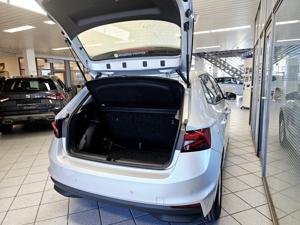 Skoda Fabia  bei Hoffmann Automobile in Wolfsburg kaufen und sofort mitnehmen - Bild 2