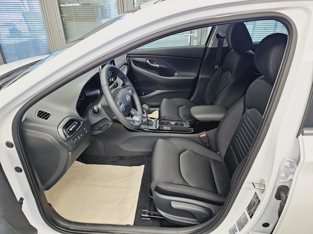 Hyundai i30 Kombi  bei Hoffmann Automobile in Wolfsburg kaufen und sofort mitnehmen - Bild 12