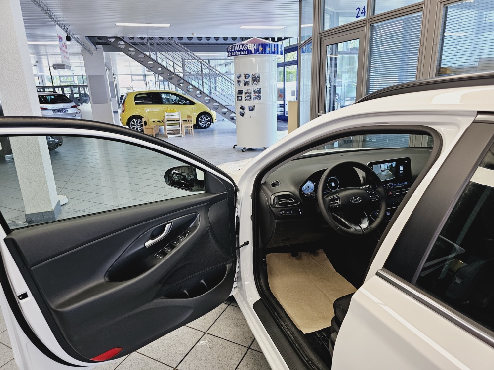 Hyundai i30 Kombi  bei Hoffmann Automobile in Wolfsburg kaufen und sofort mitnehmen - Bild 13