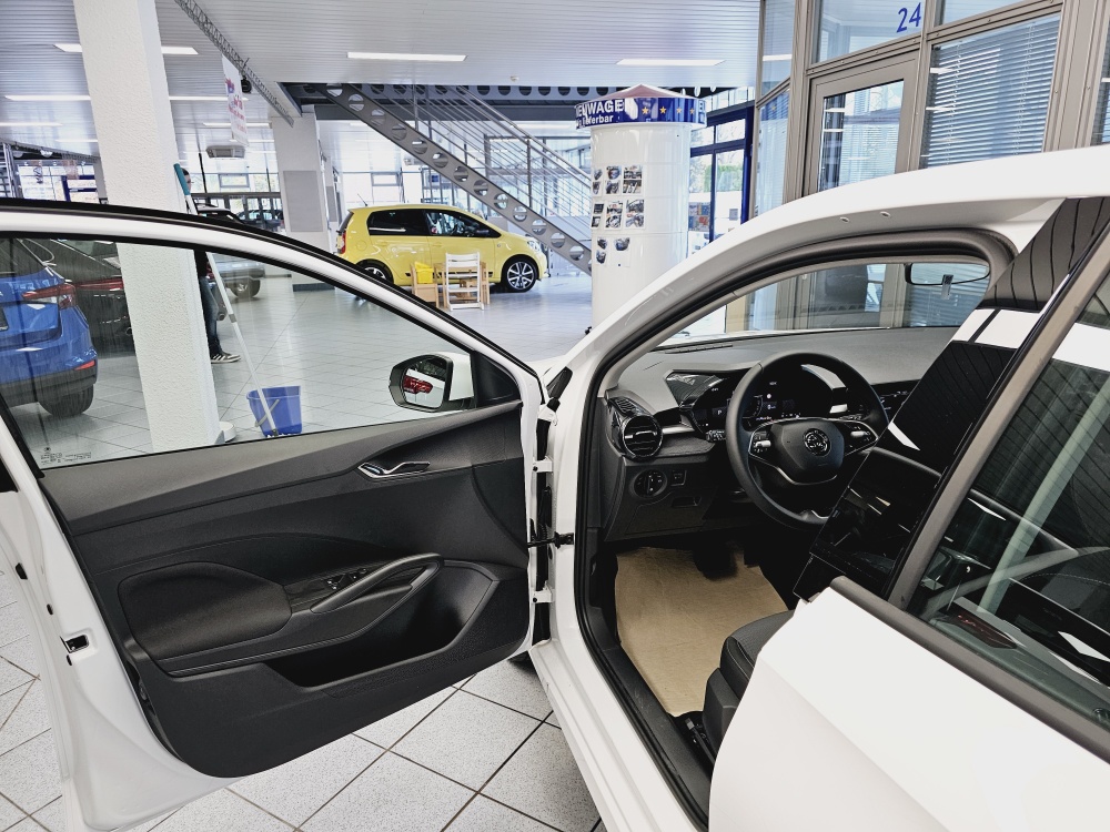 Skoda Fabia  bei Hoffmann Automobile in Wolfsburg kaufen und sofort mitnehmen - Bild 12