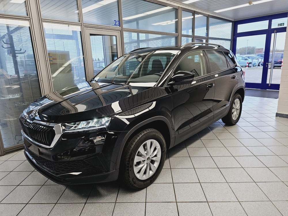 Skoda Karoq Selection für nur 30.850,- € bei Hoffmann Automobile in Wolfsburg kaufen und sofort mitnehmen