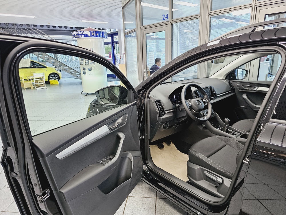 Skoda Karoq  bei Hoffmann Automobile in Wolfsburg kaufen und sofort mitnehmen - Bild 18