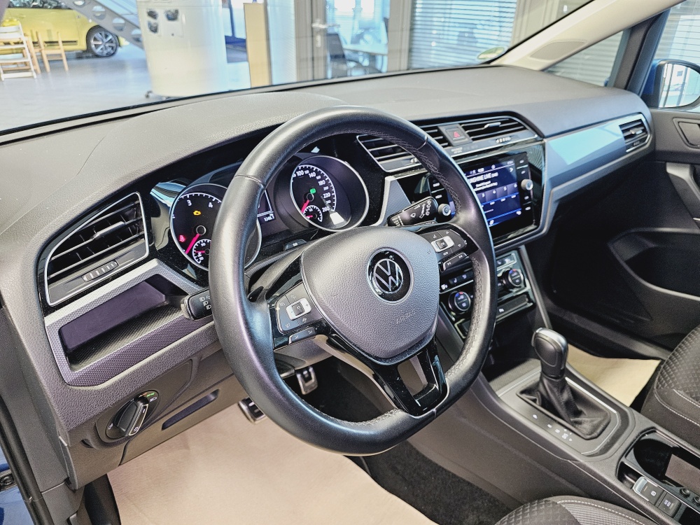 VW Touran  bei Hoffmann Automobile in Wolfsburg kaufen und sofort mitnehmen - Bild 11