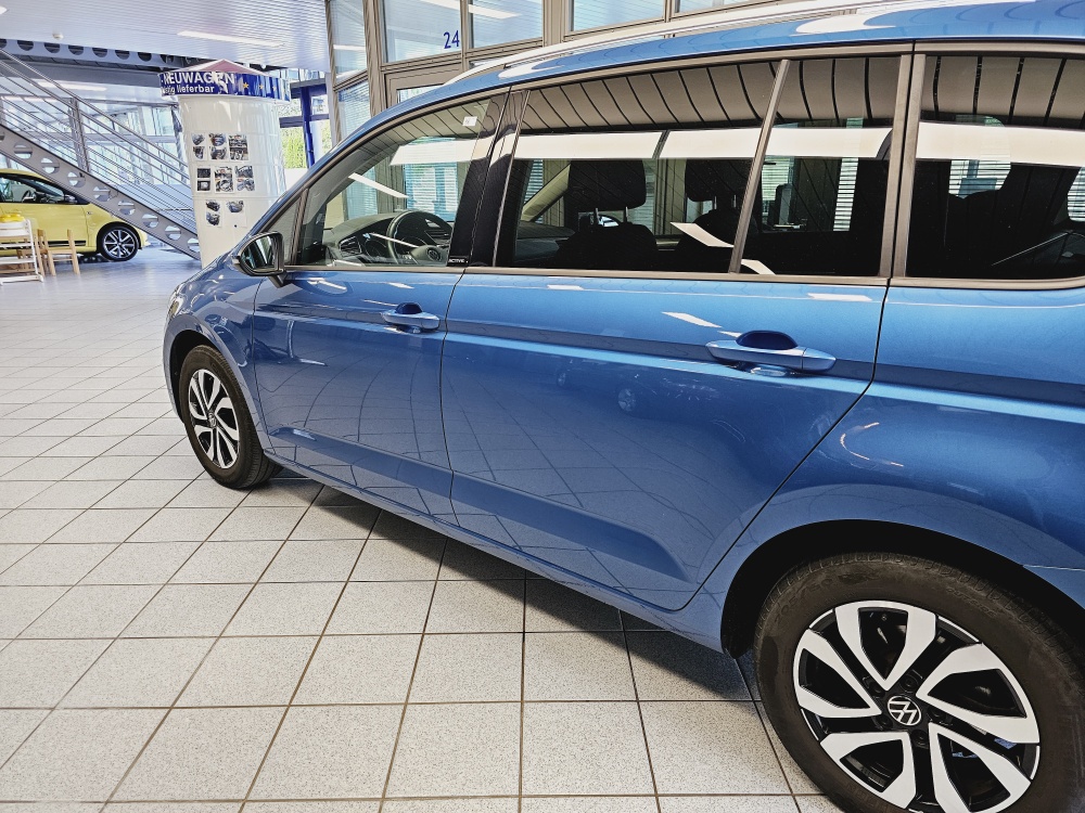 VW Touran  bei Hoffmann Automobile in Wolfsburg kaufen und sofort mitnehmen - Bild 15