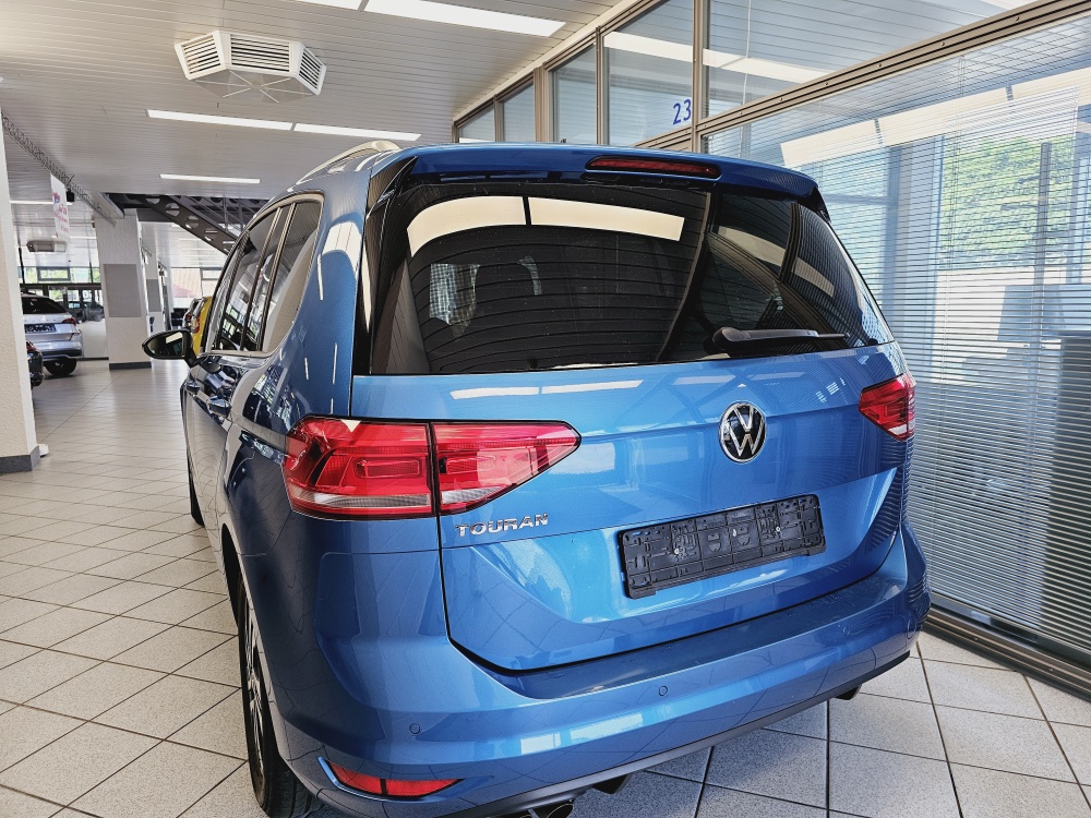 VW Touran  bei Hoffmann Automobile in Wolfsburg kaufen und sofort mitnehmen - Bild 3