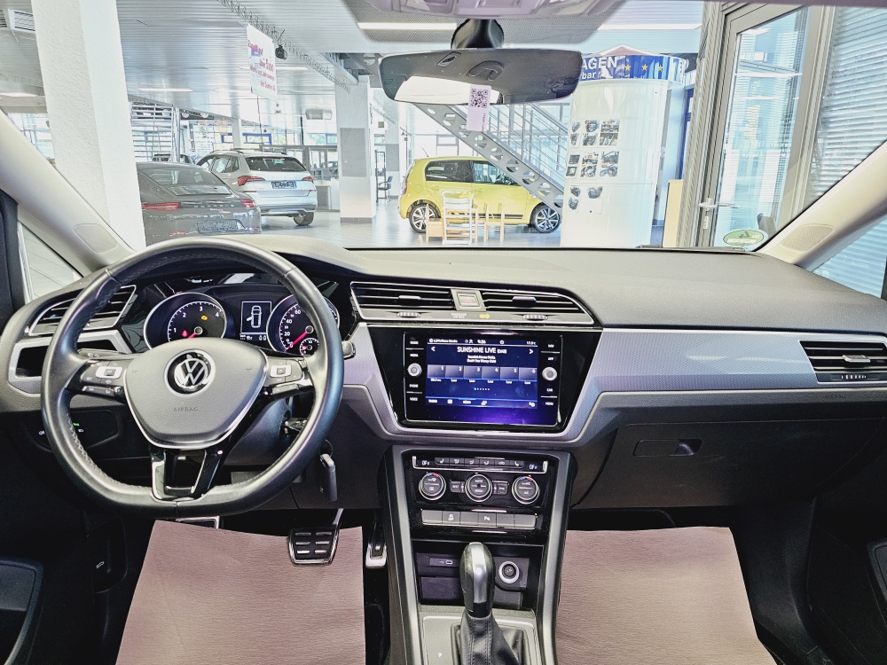 VW Touran  bei Hoffmann Automobile in Wolfsburg kaufen und sofort mitnehmen - Bild 5