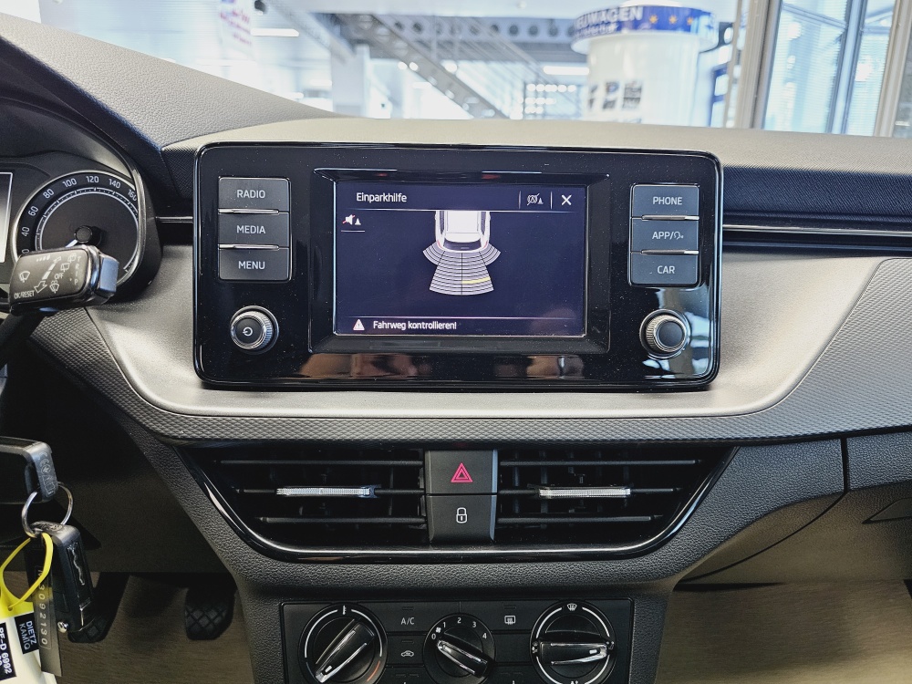 Skoda Kamiq  bei Hoffmann Automobile in Wolfsburg kaufen und sofort mitnehmen - Bild 9