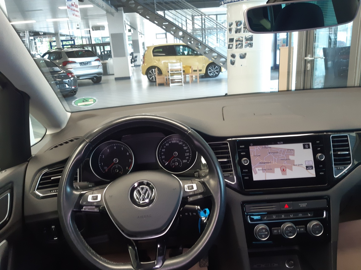VW Golf Sportsvan  bei Hoffmann Automobile in Wolfsburg kaufen und sofort mitnehmen - Bild 10