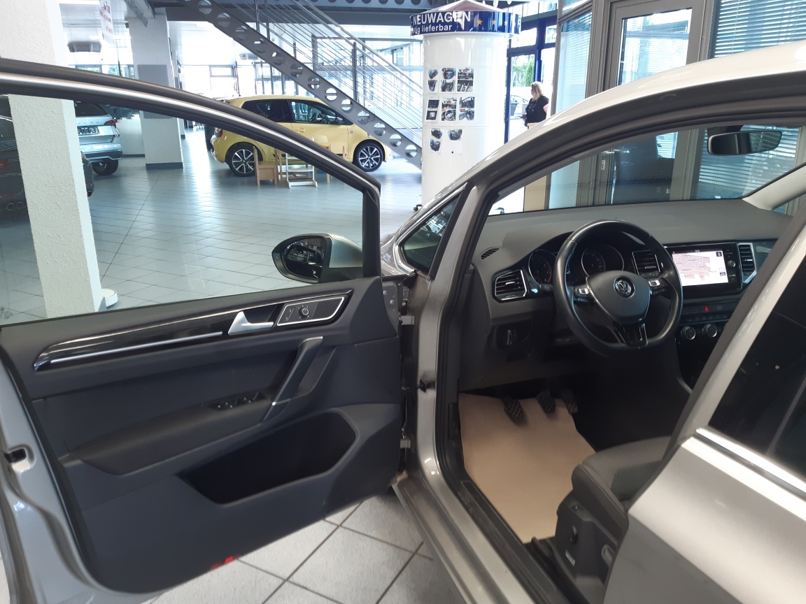 VW Golf Sportsvan  bei Hoffmann Automobile in Wolfsburg kaufen und sofort mitnehmen - Bild 13