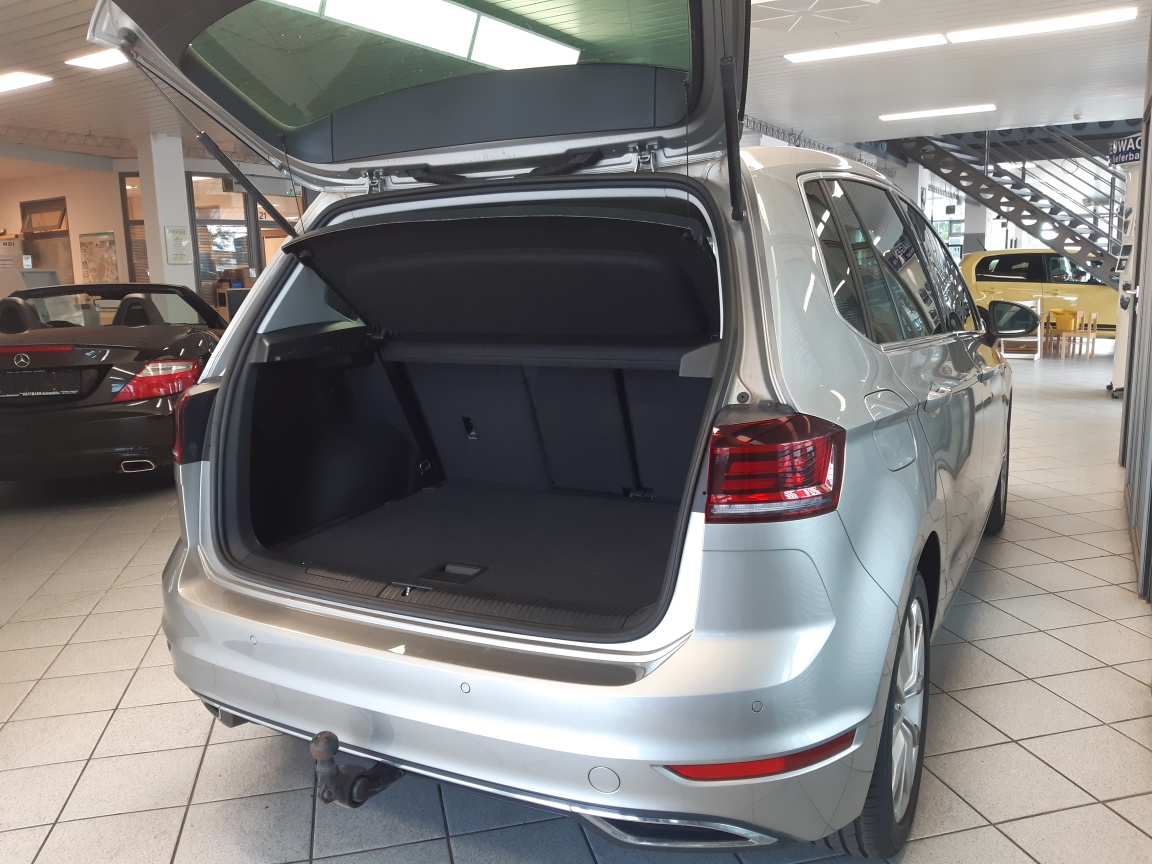VW Golf Sportsvan  bei Hoffmann Automobile in Wolfsburg kaufen und sofort mitnehmen - Bild 2