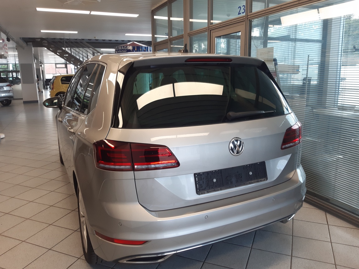 VW Golf Sportsvan  bei Hoffmann Automobile in Wolfsburg kaufen und sofort mitnehmen - Bild 4