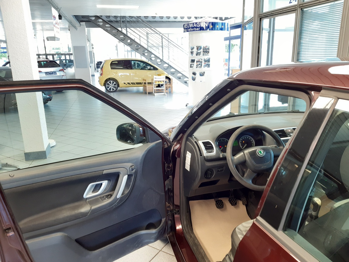 Skoda Fabia  bei Hoffmann Automobile in Wolfsburg kaufen und sofort mitnehmen - Bild 12