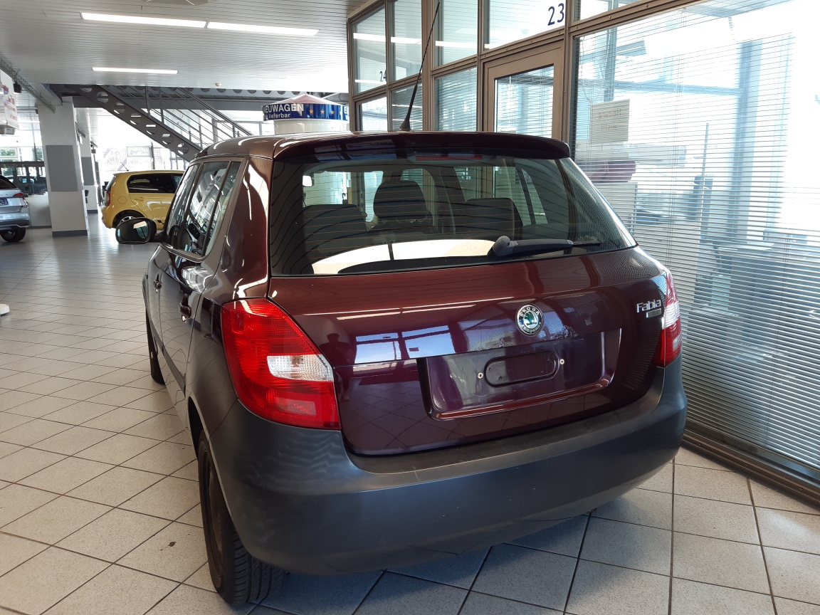Skoda Fabia  bei Hoffmann Automobile in Wolfsburg kaufen und sofort mitnehmen - Bild 4