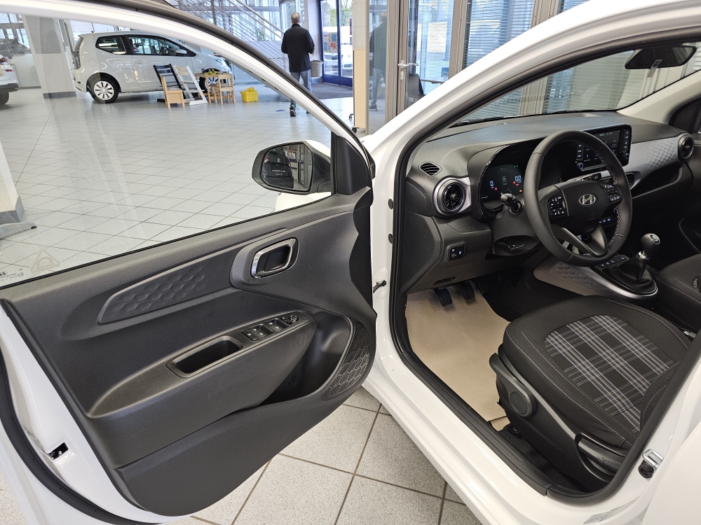 Hyundai i10  bei Hoffmann Automobile in Wolfsburg kaufen und sofort mitnehmen - Bild 24