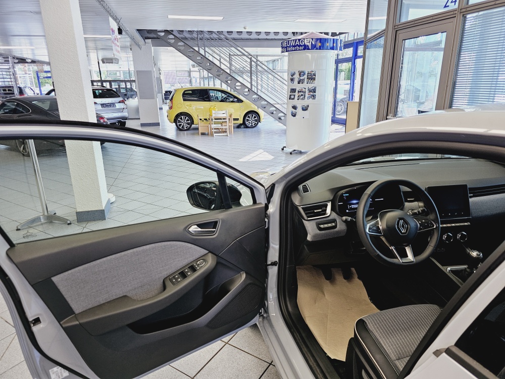 Renault Clio  bei Hoffmann Automobile in Wolfsburg kaufen und sofort mitnehmen - Bild 11