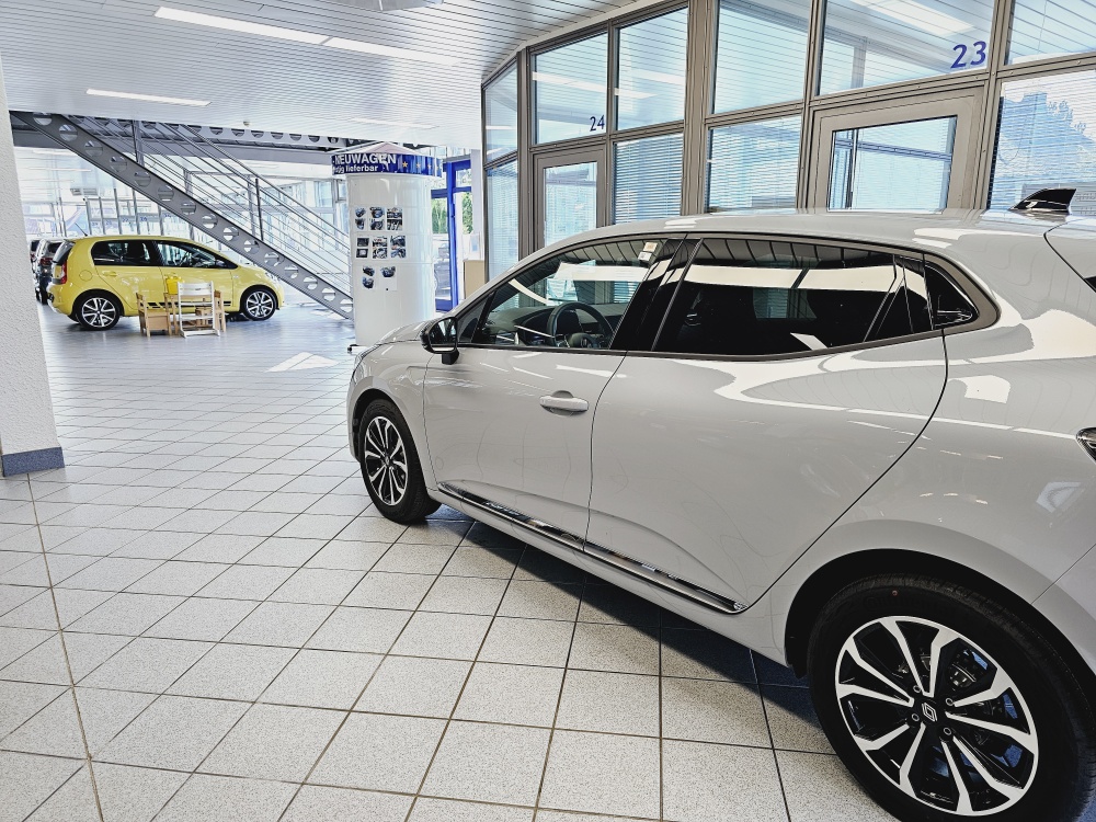 Renault Clio  bei Hoffmann Automobile in Wolfsburg kaufen und sofort mitnehmen - Bild 12