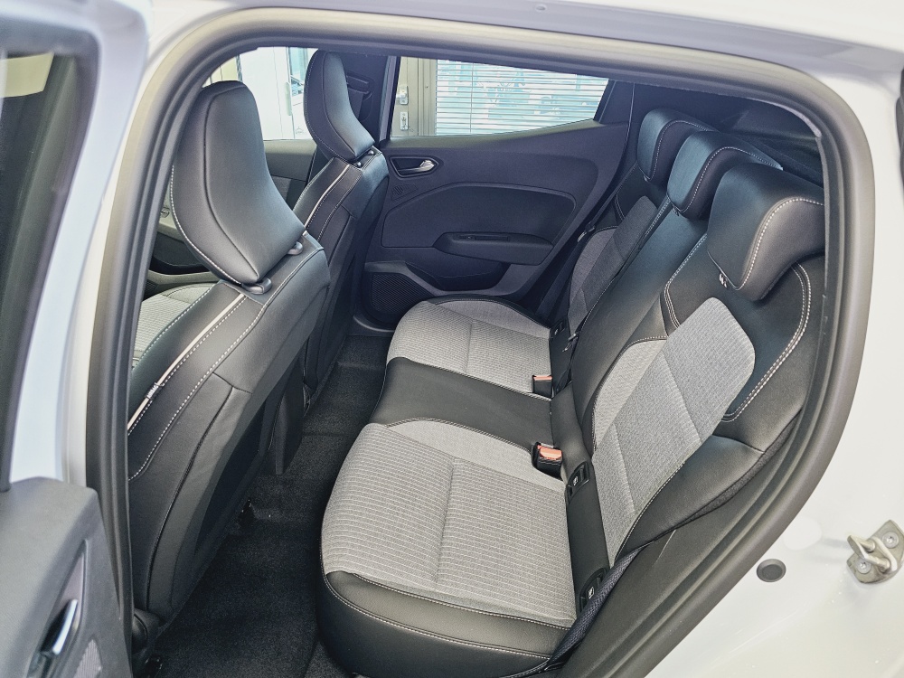 Renault Clio  bei Hoffmann Automobile in Wolfsburg kaufen und sofort mitnehmen - Bild 4