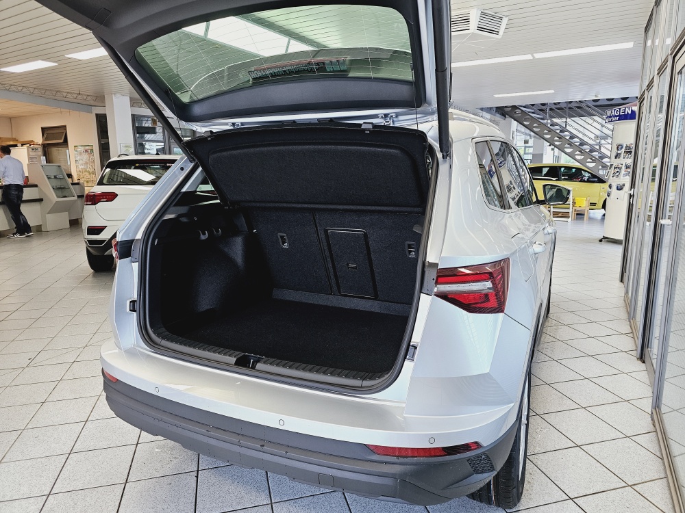 Skoda Karoq  bei Hoffmann Automobile in Wolfsburg kaufen und sofort mitnehmen - Bild 2