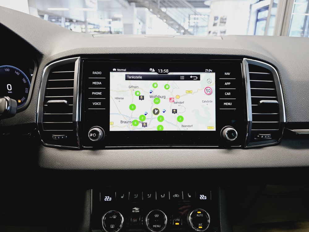 Skoda Karoq  bei Hoffmann Automobile in Wolfsburg kaufen und sofort mitnehmen - Bild 9