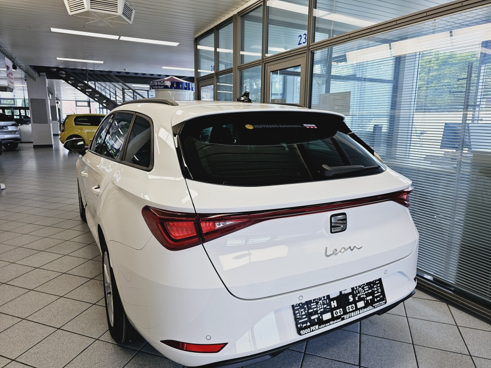 Seat Leon Sportstourer  ST  bei Hoffmann Automobile in Wolfsburg kaufen und sofort mitnehmen - Bild 3