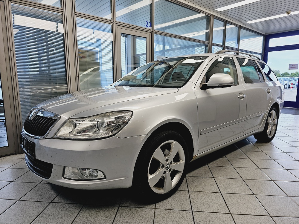 Skoda Octavia Combi Elegance für nur 3.400,- € bei Hoffmann Automobile in Wolfsburg kaufen und sofort mitnehmen