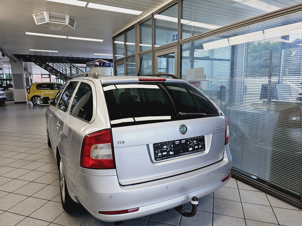 Skoda Octavia Combi  bei Hoffmann Automobile in Wolfsburg kaufen und sofort mitnehmen - Bild 3