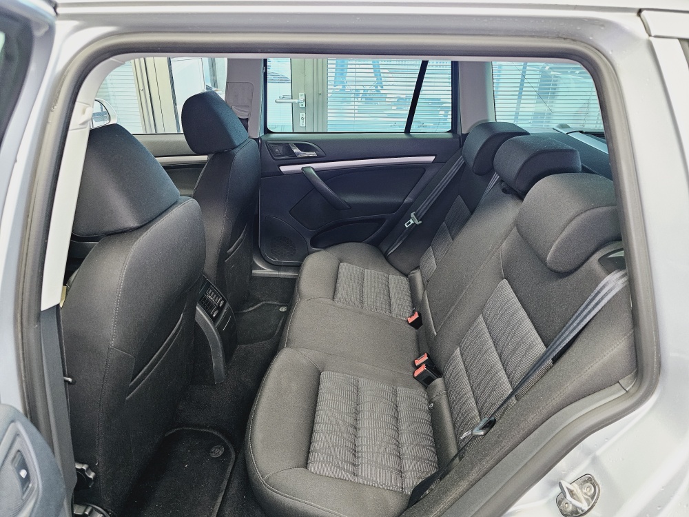 Skoda Octavia Combi  bei Hoffmann Automobile in Wolfsburg kaufen und sofort mitnehmen - Bild 4