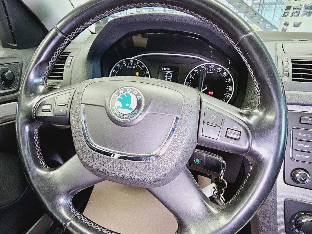 Skoda Octavia Combi  bei Hoffmann Automobile in Wolfsburg kaufen und sofort mitnehmen - Bild 9