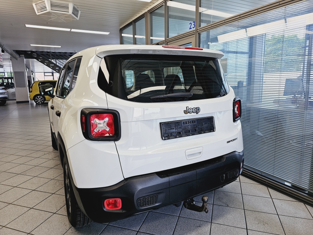 Jeep Renegade  bei Hoffmann Automobile in Wolfsburg kaufen und sofort mitnehmen - Bild 4