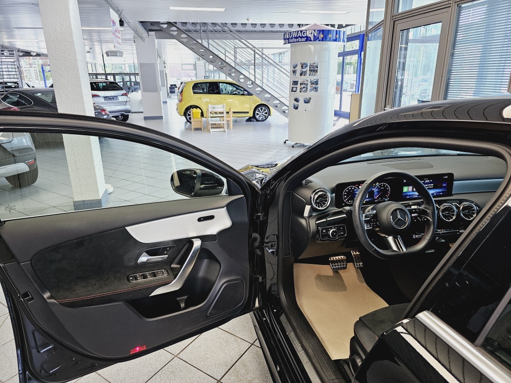 Mercedes-Benz A 180  bei Hoffmann Automobile in Wolfsburg kaufen und sofort mitnehmen - Bild 12