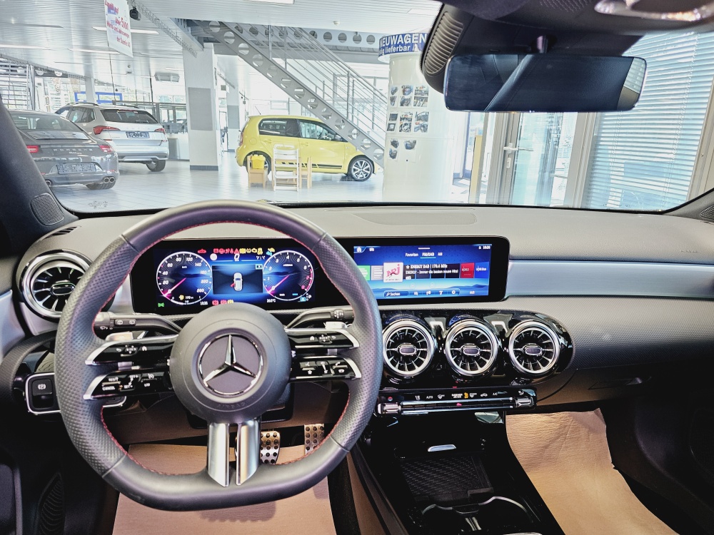 Mercedes-Benz A 180  bei Hoffmann Automobile in Wolfsburg kaufen und sofort mitnehmen - Bild 9