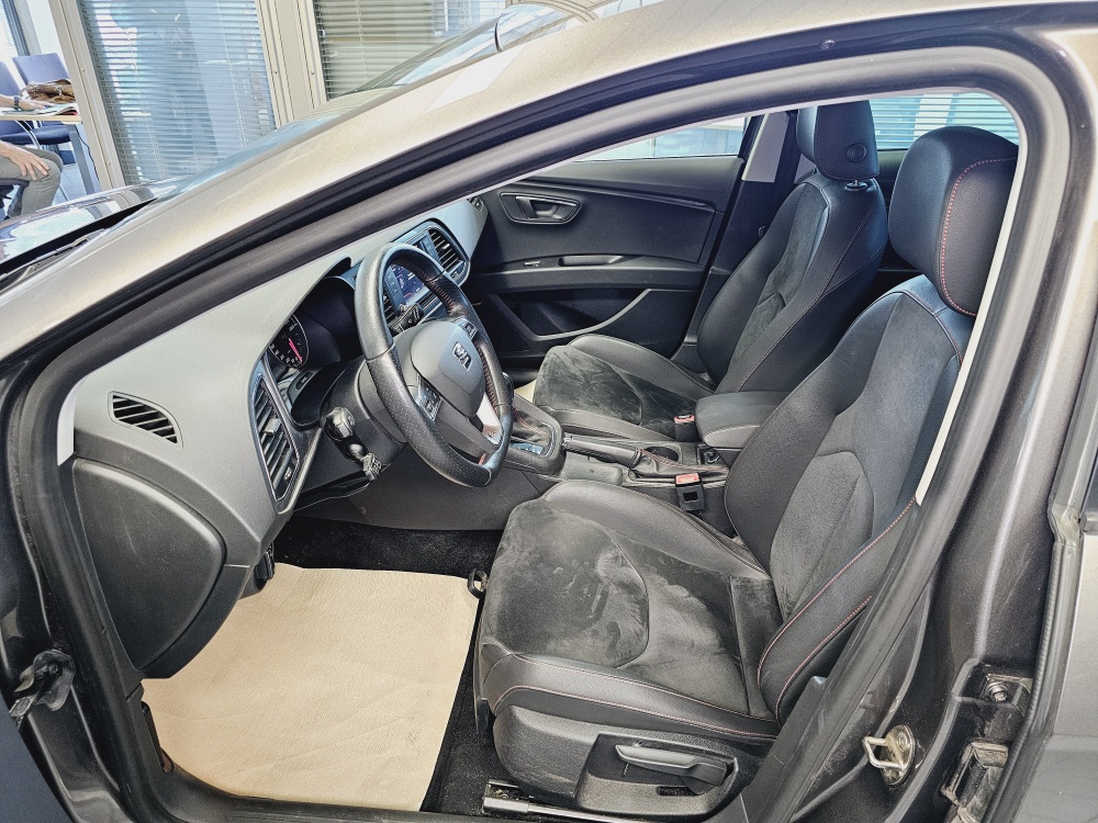 Seat Leon  bei Hoffmann Automobile in Wolfsburg kaufen und sofort mitnehmen - Bild 12