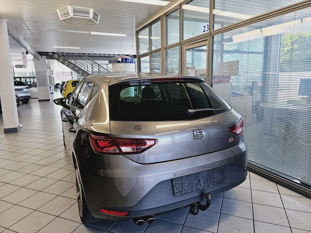 Seat Leon  bei Hoffmann Automobile in Wolfsburg kaufen und sofort mitnehmen - Bild 3