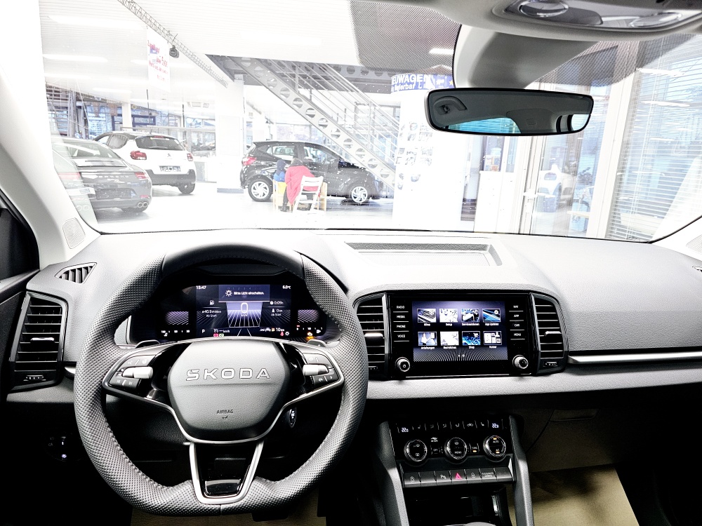 Skoda Karoq  bei Hoffmann Automobile in Wolfsburg kaufen und sofort mitnehmen - Bild 17