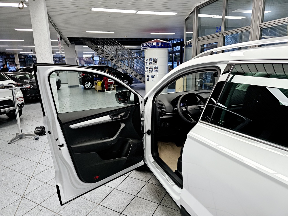 Skoda Karoq  bei Hoffmann Automobile in Wolfsburg kaufen und sofort mitnehmen - Bild 21