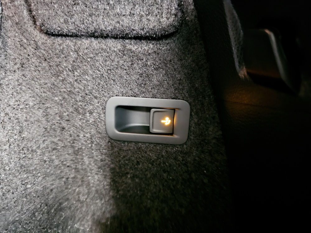 Skoda Karoq  bei Hoffmann Automobile in Wolfsburg kaufen und sofort mitnehmen - Bild 3
