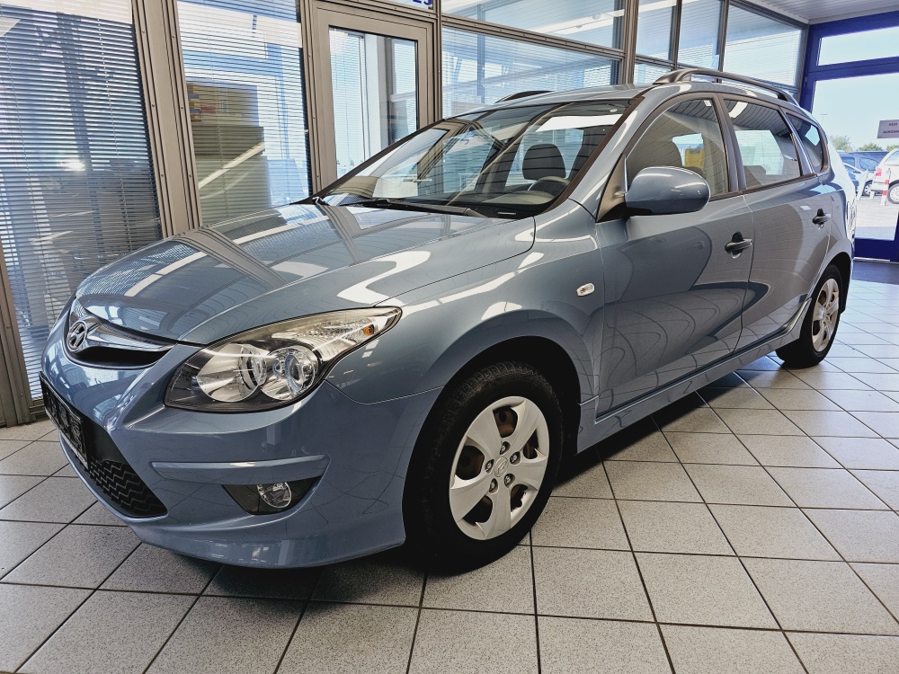 Hyundai i30 Kombi Trend für nur 2.300,- € bei Hoffmann Automobile in Wolfsburg kaufen und sofort mitnehmen
