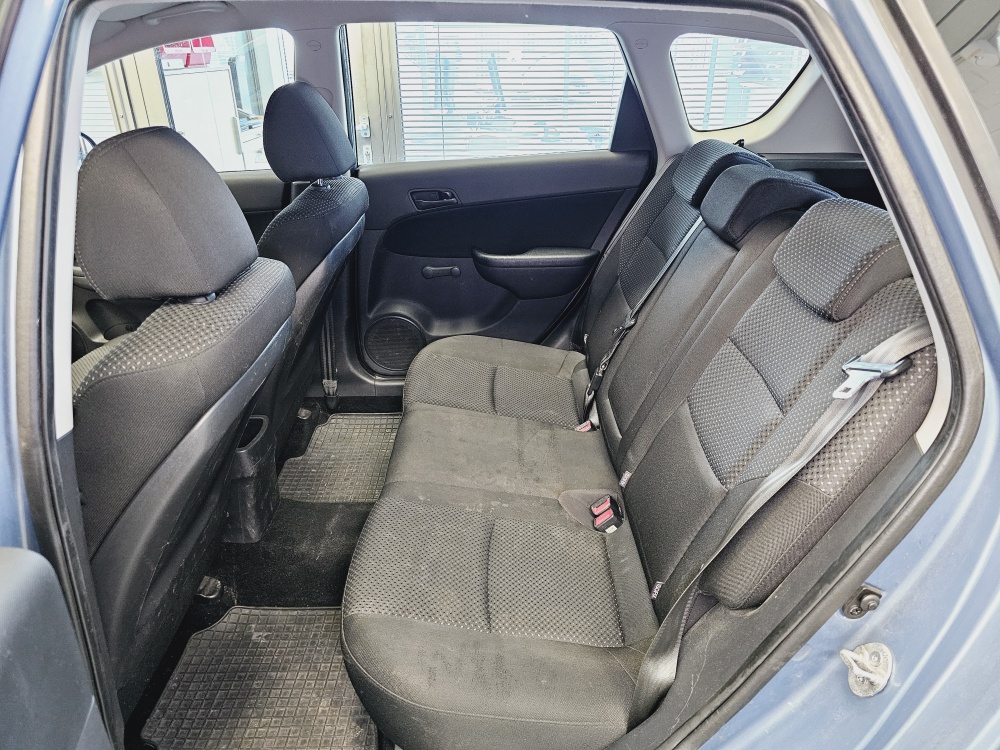 Hyundai i30 Kombi  bei Hoffmann Automobile in Wolfsburg kaufen und sofort mitnehmen - Bild 4
