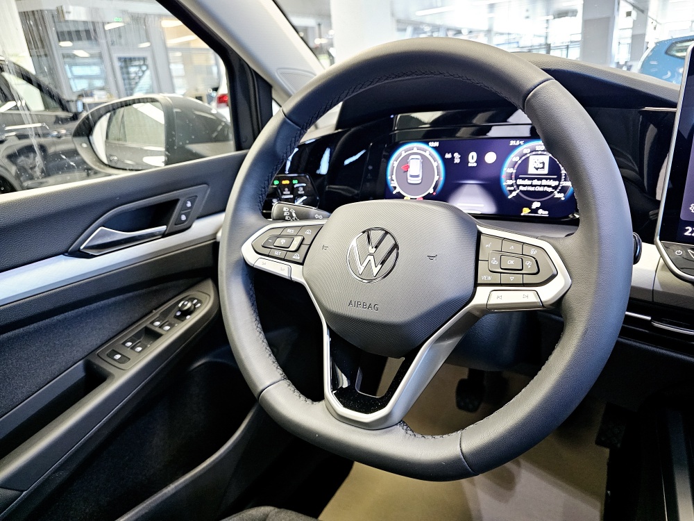 VW Golf Variant  bei Hoffmann Automobile in Wolfsburg kaufen und sofort mitnehmen - Bild 15