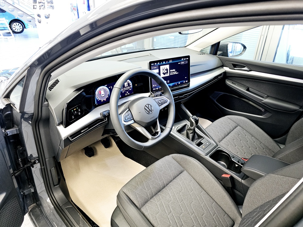 VW Golf Variant  bei Hoffmann Automobile in Wolfsburg kaufen und sofort mitnehmen - Bild 19