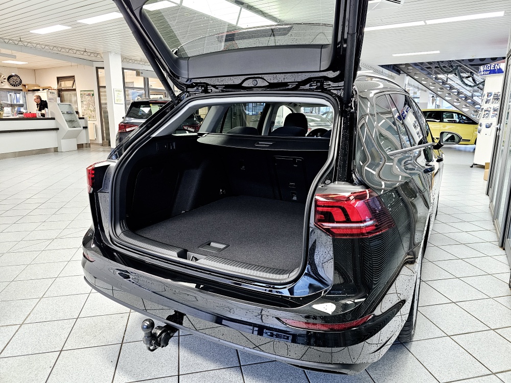 VW Golf Variant  bei Hoffmann Automobile in Wolfsburg kaufen und sofort mitnehmen - Bild 2
