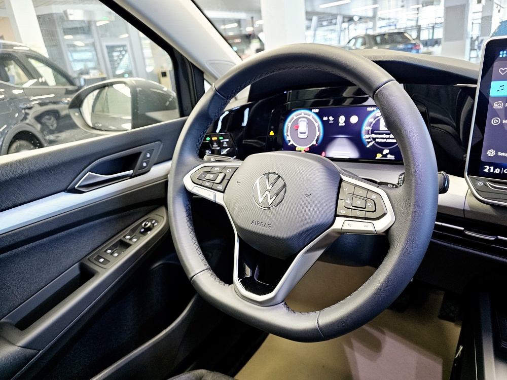 VW Golf Variant  bei Hoffmann Automobile in Wolfsburg kaufen und sofort mitnehmen - Bild 15