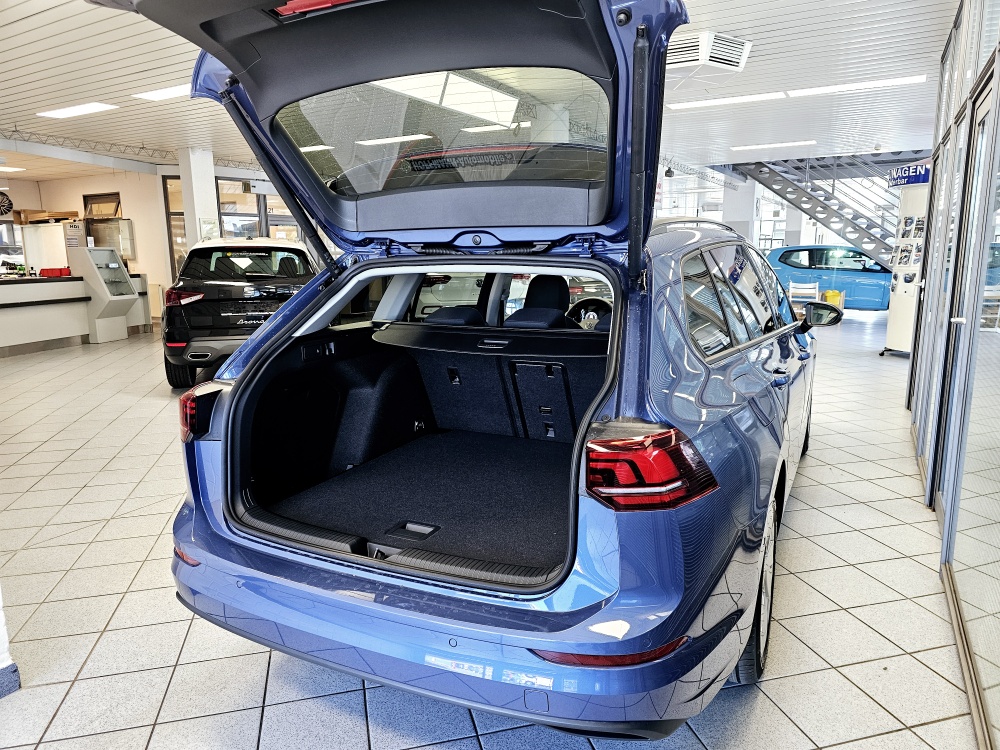 VW Golf Variant  bei Hoffmann Automobile in Wolfsburg kaufen und sofort mitnehmen - Bild 2