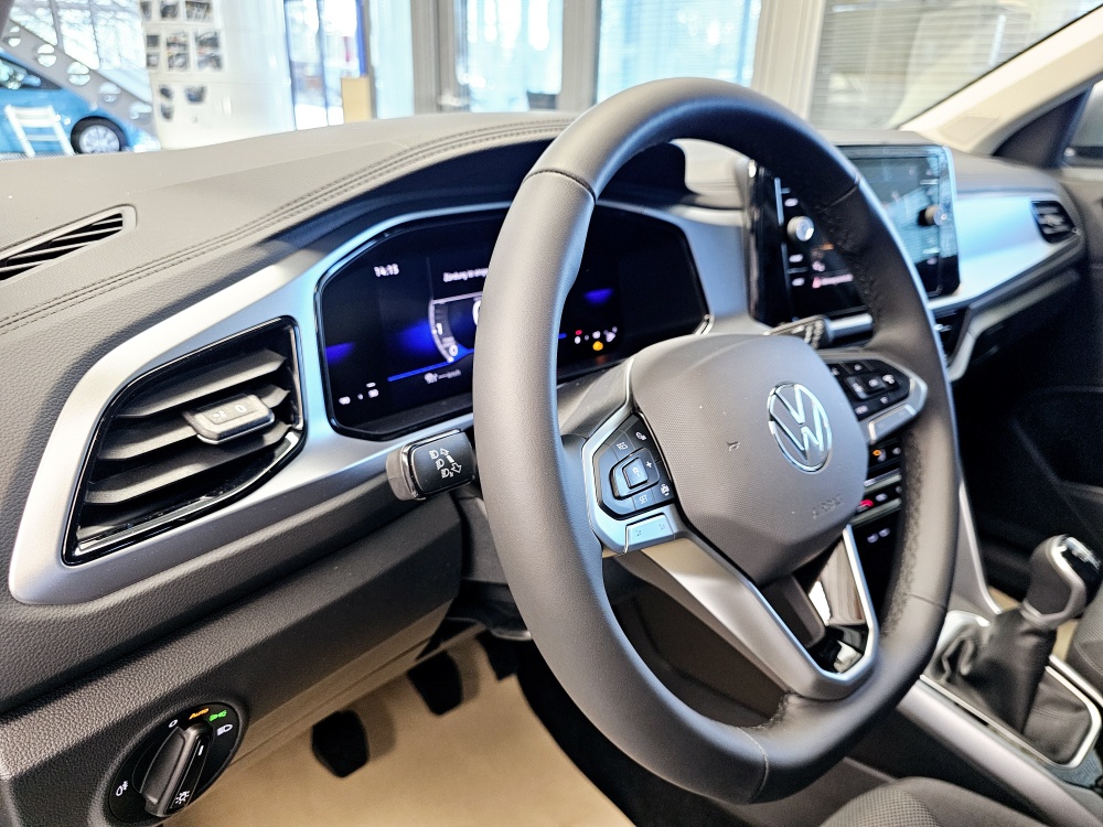 VW T-Roc  bei Hoffmann Automobile in Wolfsburg kaufen und sofort mitnehmen - Bild 18