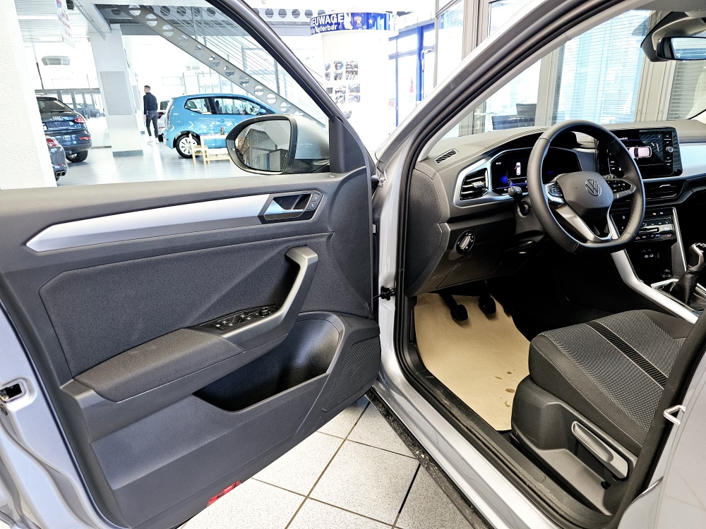 VW T-Roc  bei Hoffmann Automobile in Wolfsburg kaufen und sofort mitnehmen - Bild 20