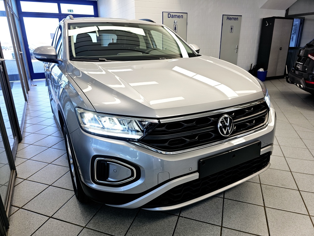 VW T-Roc  bei Hoffmann Automobile in Wolfsburg kaufen und sofort mitnehmen - Bild 24