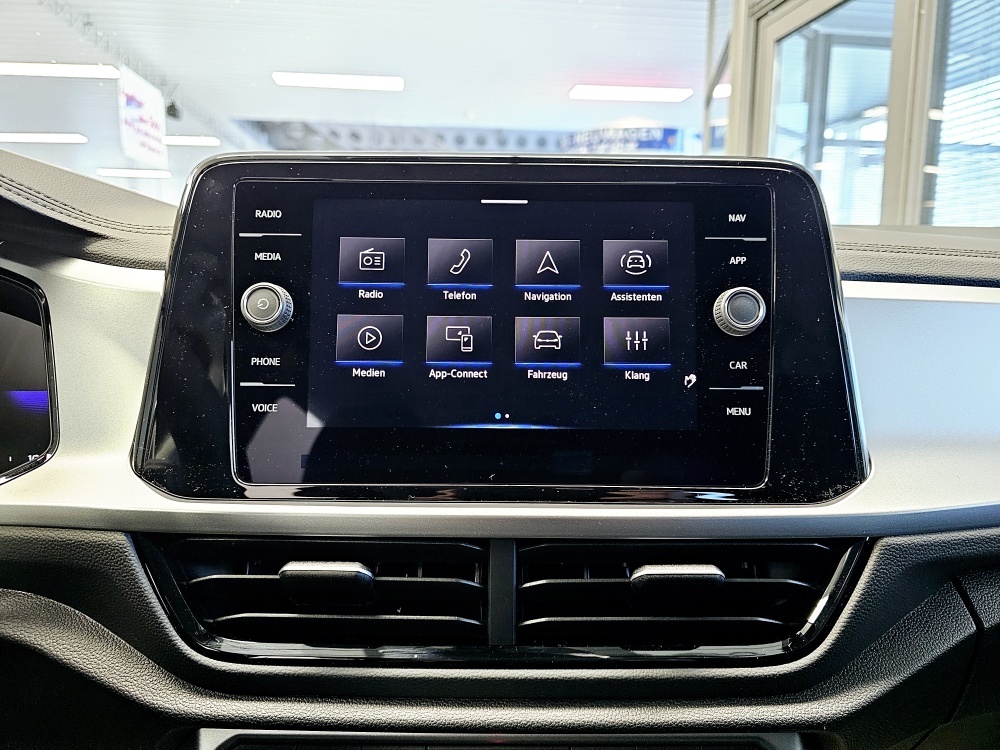 VW T-Roc  bei Hoffmann Automobile in Wolfsburg kaufen und sofort mitnehmen - Bild 11