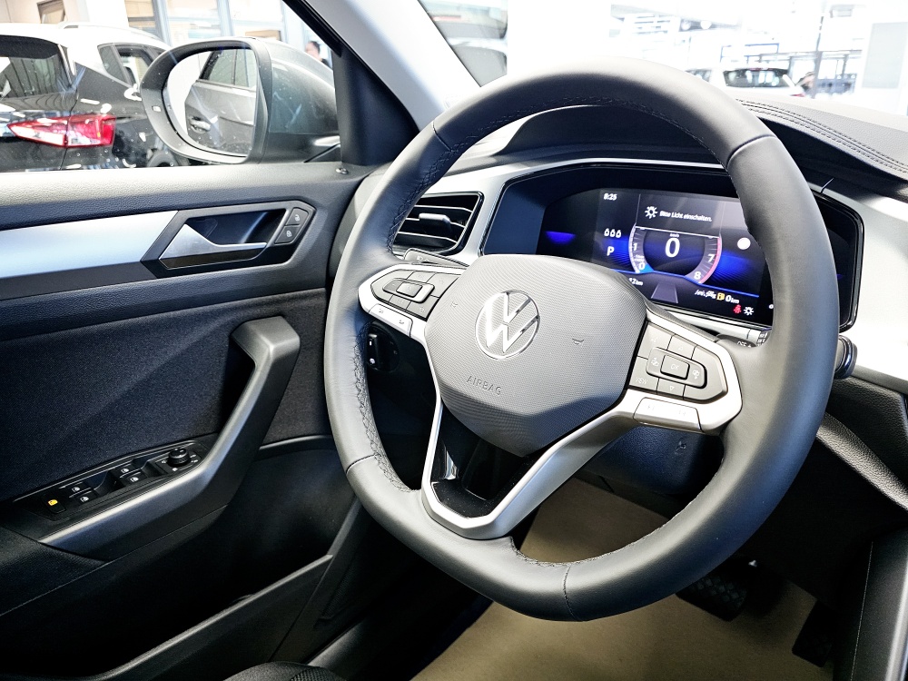 VW T-Roc  bei Hoffmann Automobile in Wolfsburg kaufen und sofort mitnehmen - Bild 15